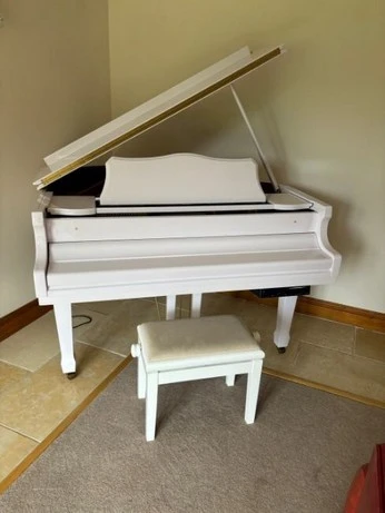 JPS Chartered Surveyors - Quality Furniture Auction | Hamlyn Klein Baby Grand Piano | Oak Dining Table and Chairs - Auction Image 1